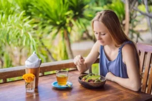 Drinking tea reduces the risk of osteoporosis