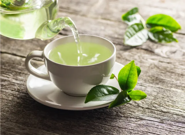 Here's how much green tea you should drink every day to lose weight